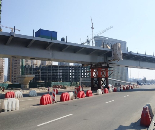 Продовжуються роботи з антикорозійного захисту металоконструкцій лівобережного з’їзду з Дарницького мосту