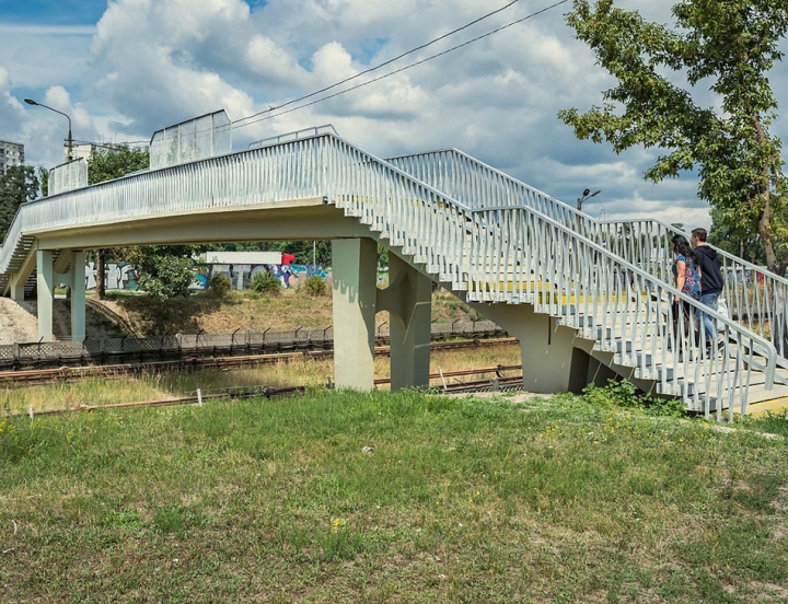 Залізобетонні надземні пішохідні переходи в Києві