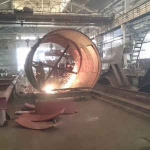 Царги напорного трубопроводу для ГЕС Сендже (фарбування на заводі металоконструкцій)